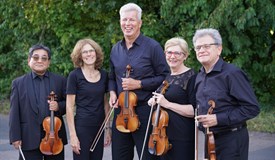 Das Violinquartett Corde Vibrante mit Pianistin Iris Thierolf.